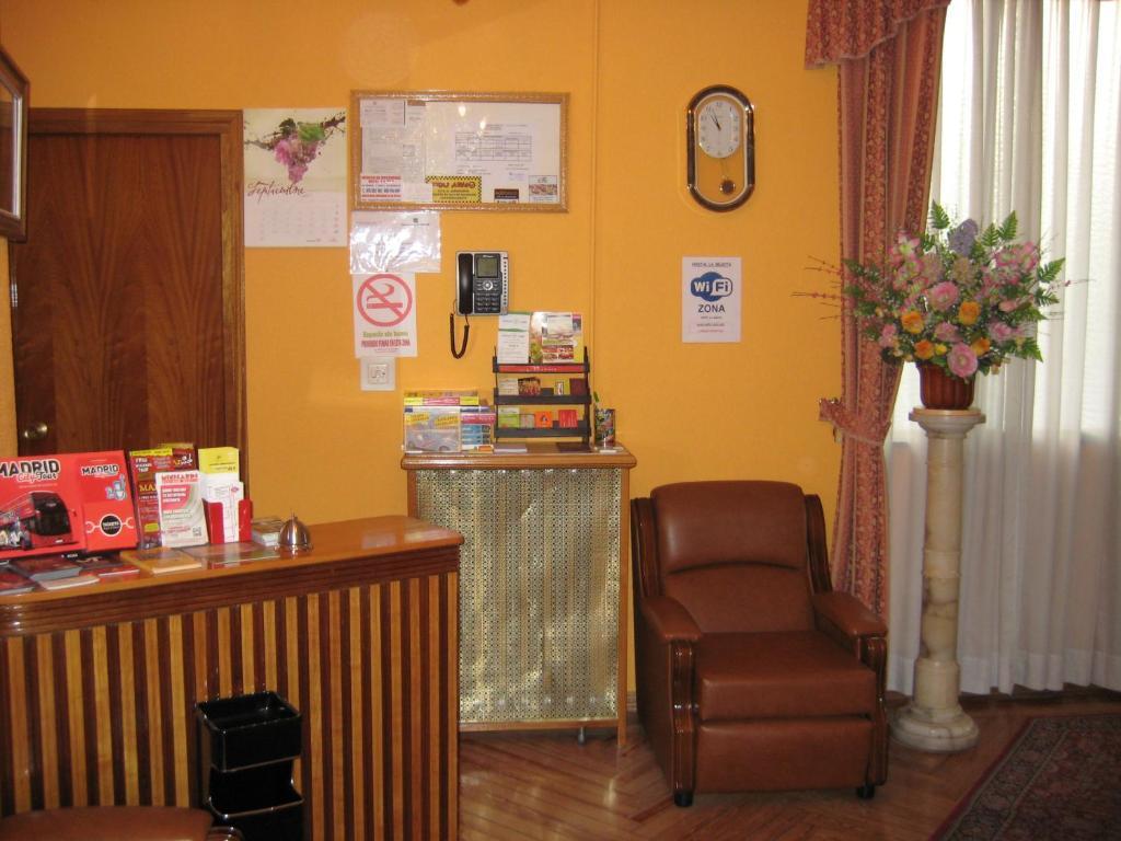 מדריד Hostal La Selecta מראה חיצוני תמונה